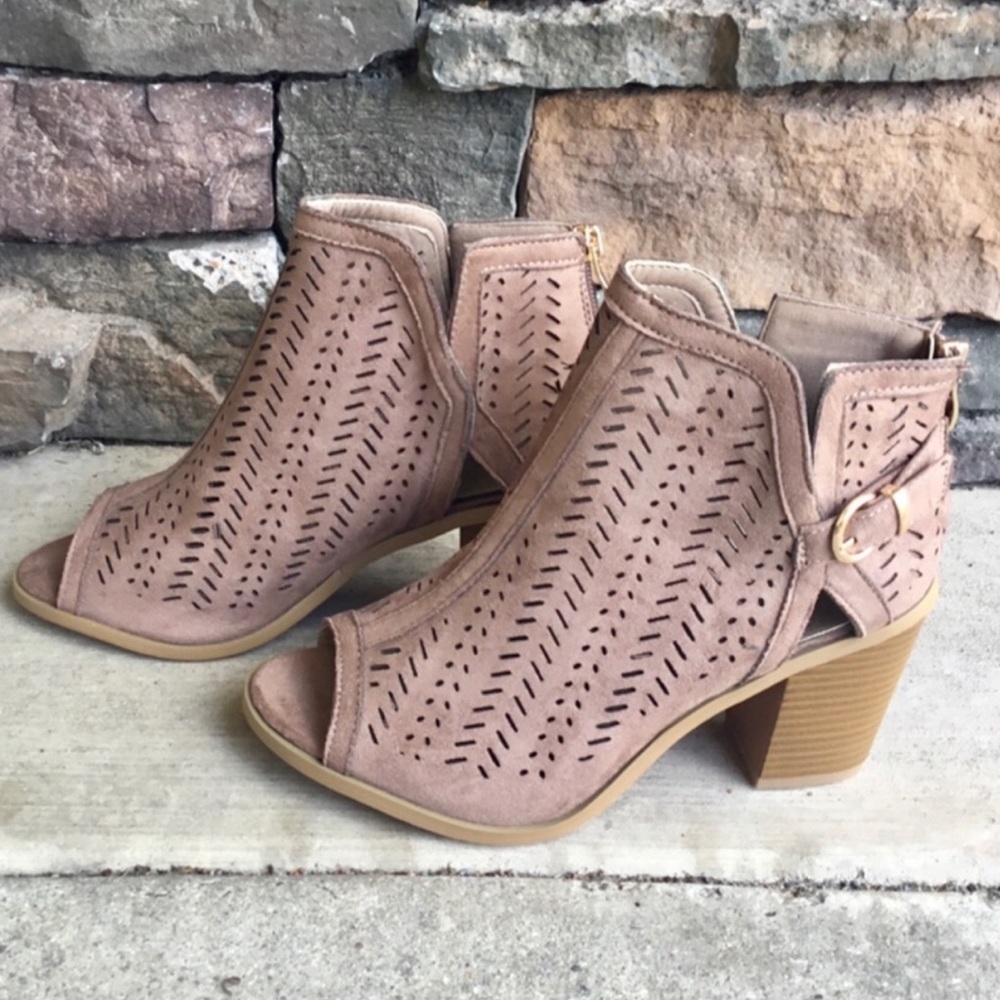 ‼️LAST 1‼️Vegan suede ankle booties!